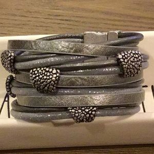 SAACHI NWOT BRACELET